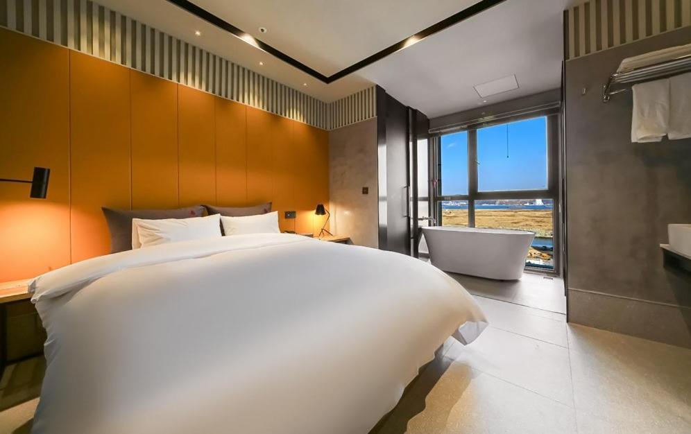 Yeoubi Hotel Changwon Extérieur photo
